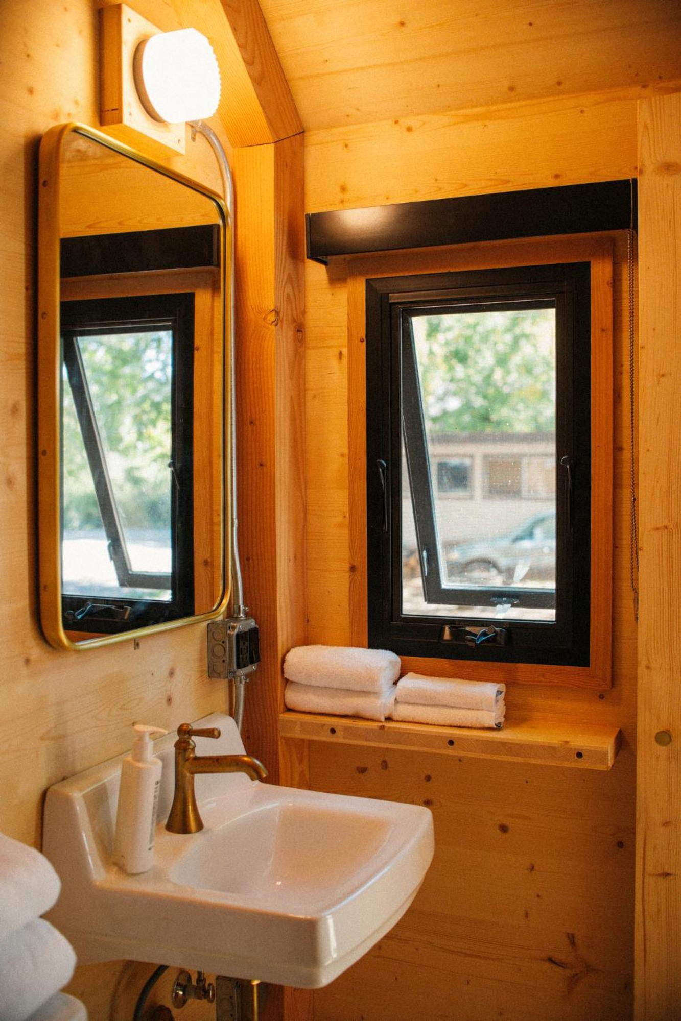 Johnson'S Beach Cabins And Campground Ґернвілл Екстер'єр фото