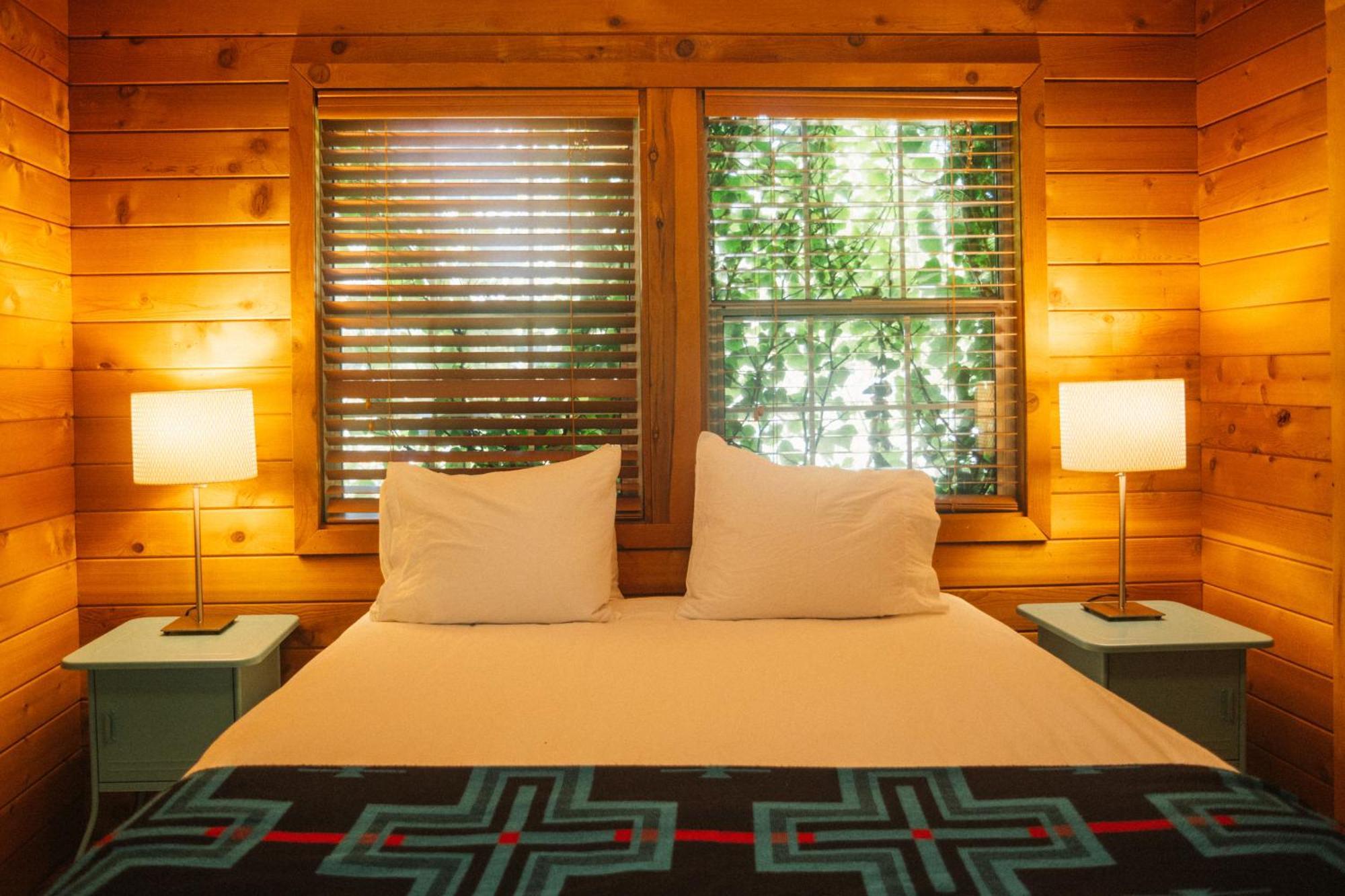 Johnson'S Beach Cabins And Campground Ґернвілл Екстер'єр фото