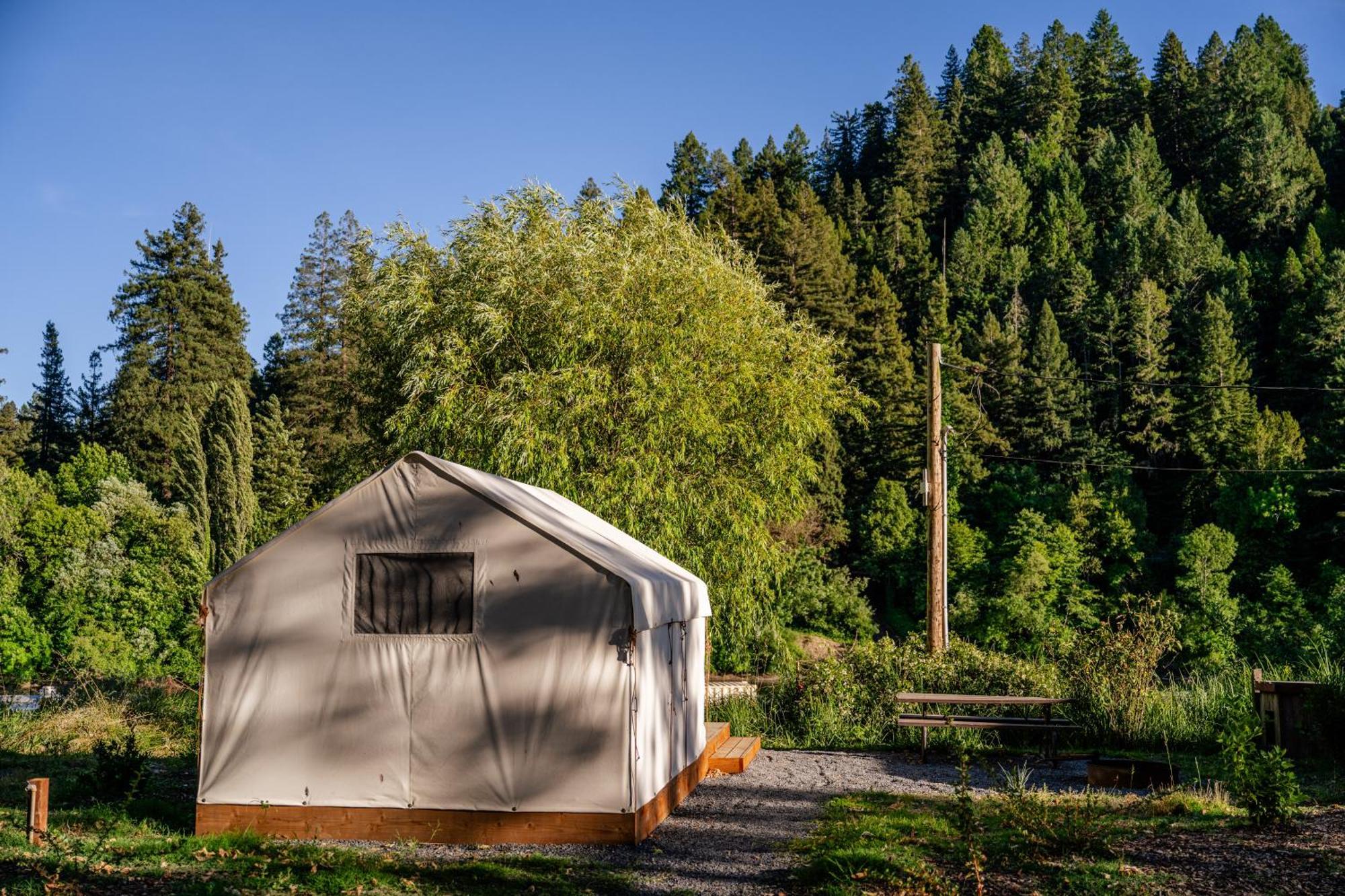 Johnson'S Beach Cabins And Campground Ґернвілл Екстер'єр фото