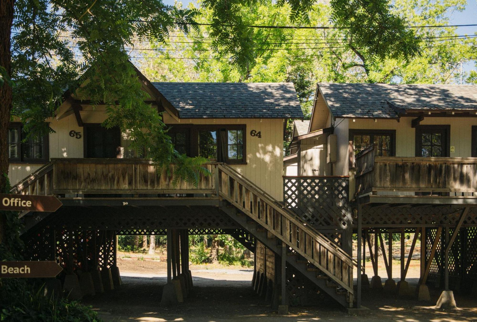 Johnson'S Beach Cabins And Campground Ґернвілл Екстер'єр фото